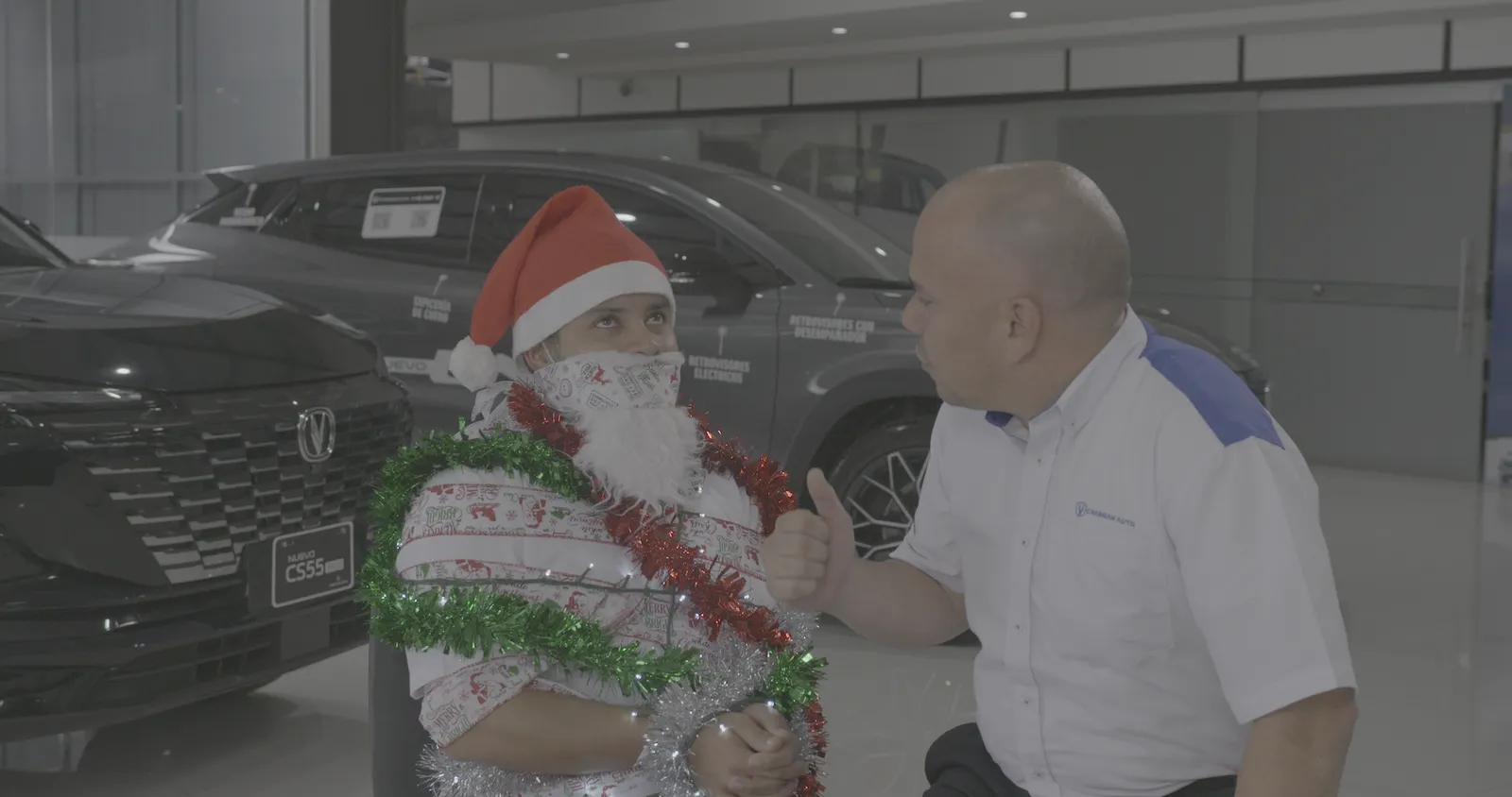 Gerente Amarrado — Versión Navideña — Suzuki × Changan (foto 1 de 3)